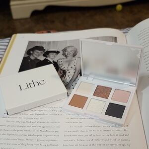 LITHE BEAUTY ASTRAL EYESHADOW PALETTE